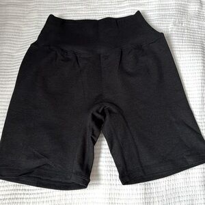 COPY - P’tula Bare Shorts 6” Sz M Black